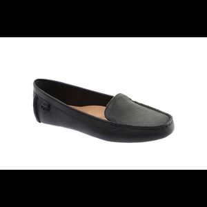 UGG BRAND FLORES LOAFERS. BLACK PEBBLED LEATHER. 9